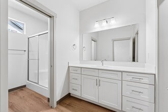 Titan Hill Townhomes in Salem, OR - Foto de edificio - Building Photo