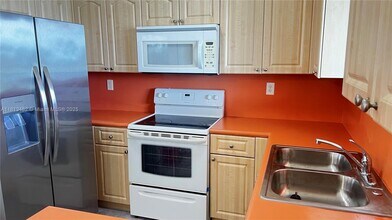 1480 SE 24th Ct in Homestead, FL - Building Photo - Building Photo