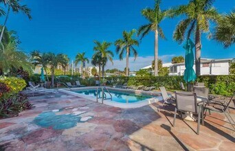 3212 NE 12th St in Pompano Beach, FL - Building Photo - Building Photo