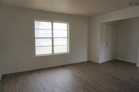 1001 W Beverly Loop photo'