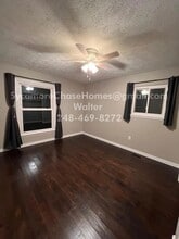 2912 Canarsie Dr in Lansing, MI - Foto de edificio - Building Photo