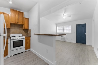 1141 NE 23rd Terrace, Unit 1141 NE 23rd Terrace, Unit 4 in Pompano Beach, FL - Foto de edificio - Building Photo