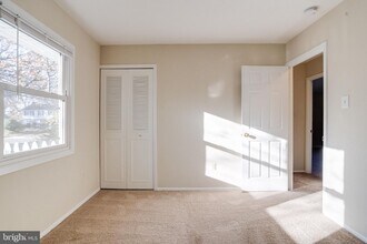 12211 Rockledge Dr in Bowie, MD - Building Photo - Building Photo