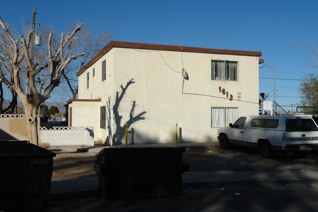 1613 Constantine Way in Las Vegas, NV - Foto de edificio - Building Photo