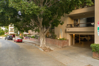 The Regal Villa Apts in Los Angeles, CA - Foto de edificio - Building Photo