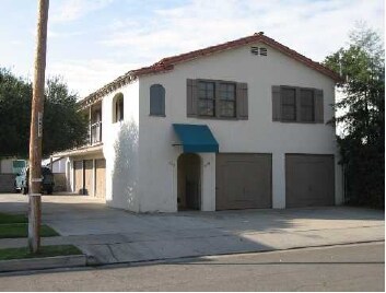 Carmen Apartments in Fresno, CA - Foto de edificio - Building Photo