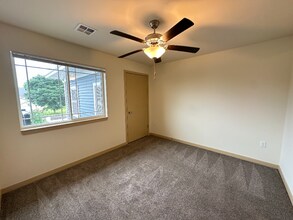 1174 Stonewood Crossing, Unit 201 in Sun Prairie, WI - Building Photo - Building Photo