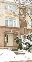 3 story townhouse in Ottawa, ON - Building Photo