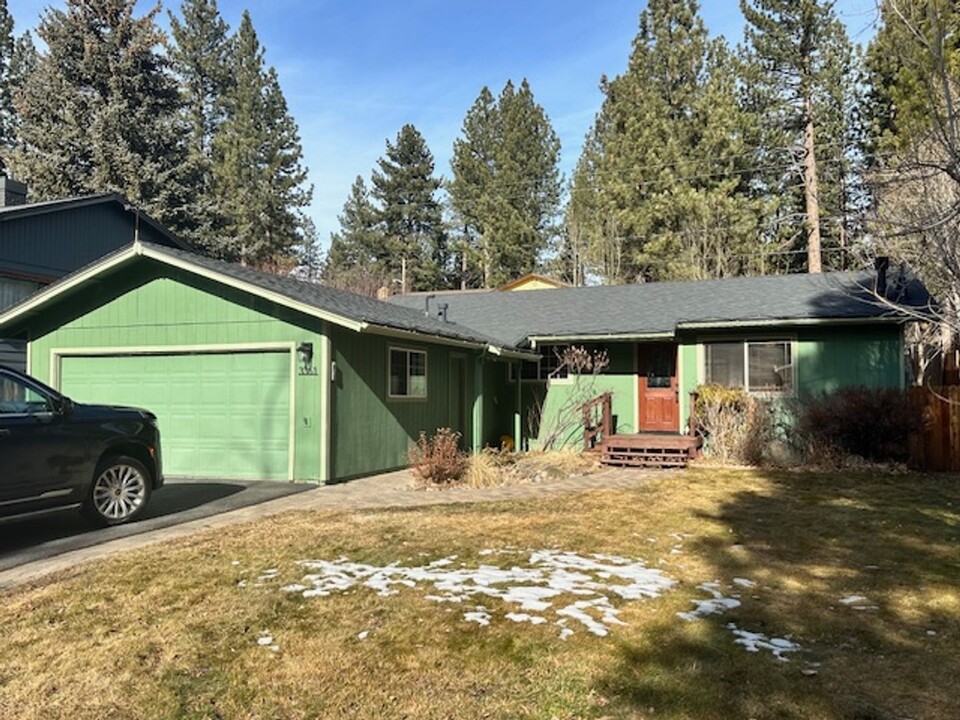 3361 Heavenly Valley Rd in South Lake Tahoe, CA - Building Photo