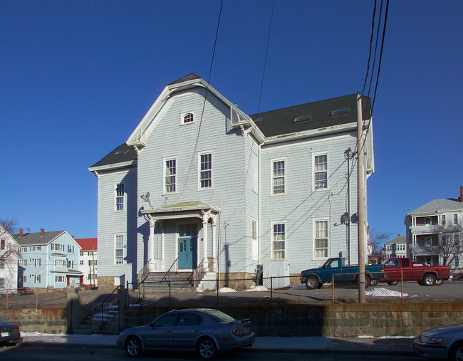 870 Pine St in Fall River, MA - Building Photo - Building Photo