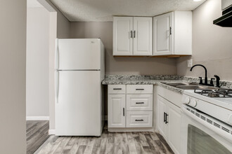 3305 Wood Ave in Kansas City, KS - Building Photo - Building Photo