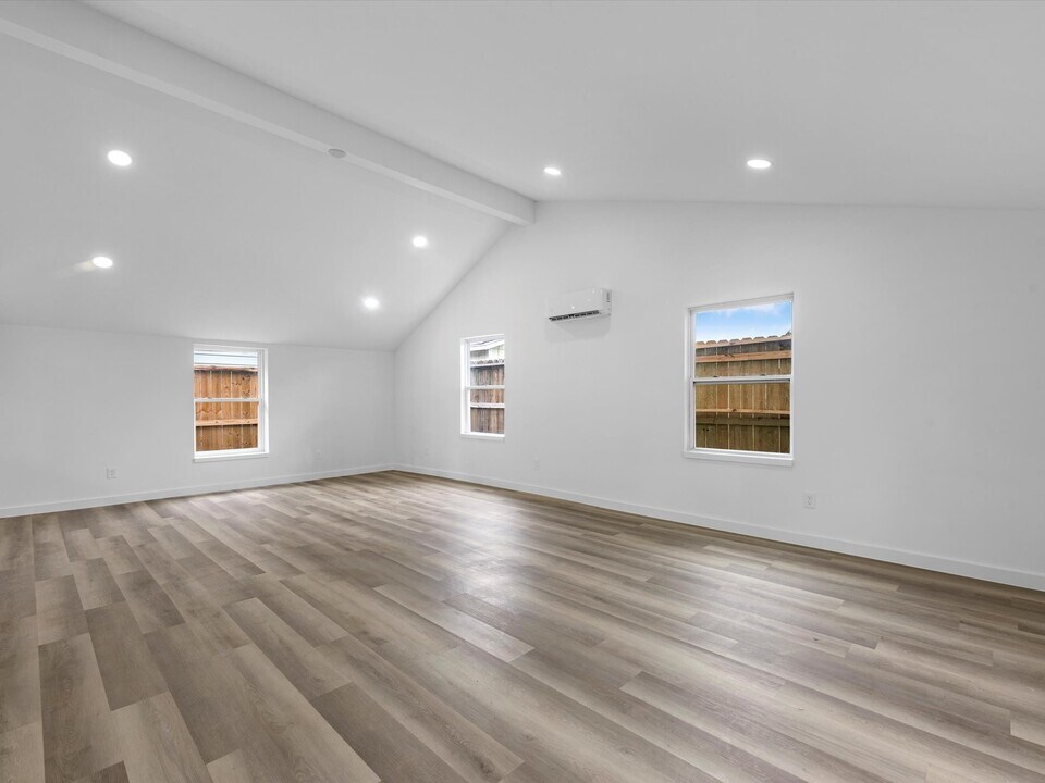 1826 Woodcrest Dr in Houston, TX - Building Photo