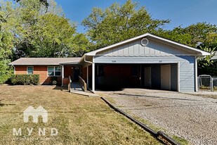 511 Cynisca St in Waxahachie, TX - Building Photo