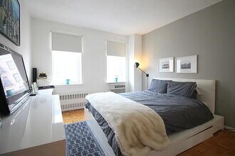 225 Eighth Avenue in New York, NY - Building Photo - Building Photo