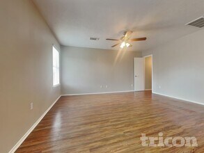 16783 Fallen Timbers Dr in Conroe, TX - Building Photo - Building Photo