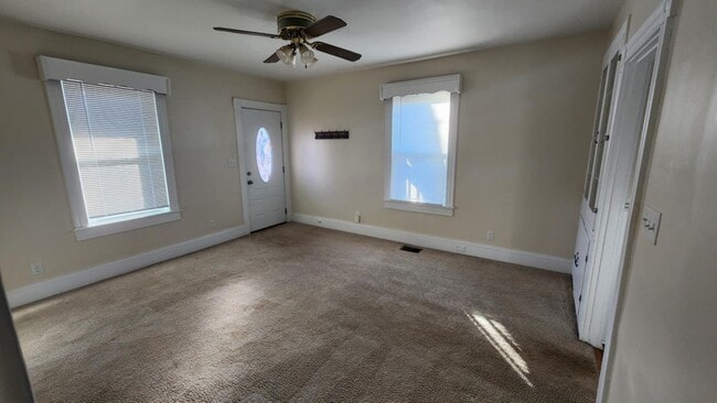 1208 Social St, Unit 1 in Blackstone, MA - Foto de edificio - Building Photo