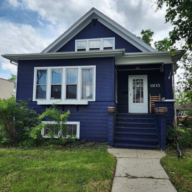 property at 1105 W Touhy Ave