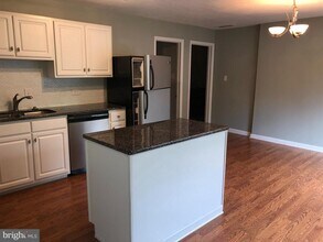 21 S Stewart St in Winchester, VA - Building Photo - Building Photo