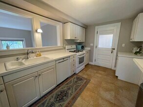 61 Jones Ave in Portsmouth, NH - Building Photo - Building Photo