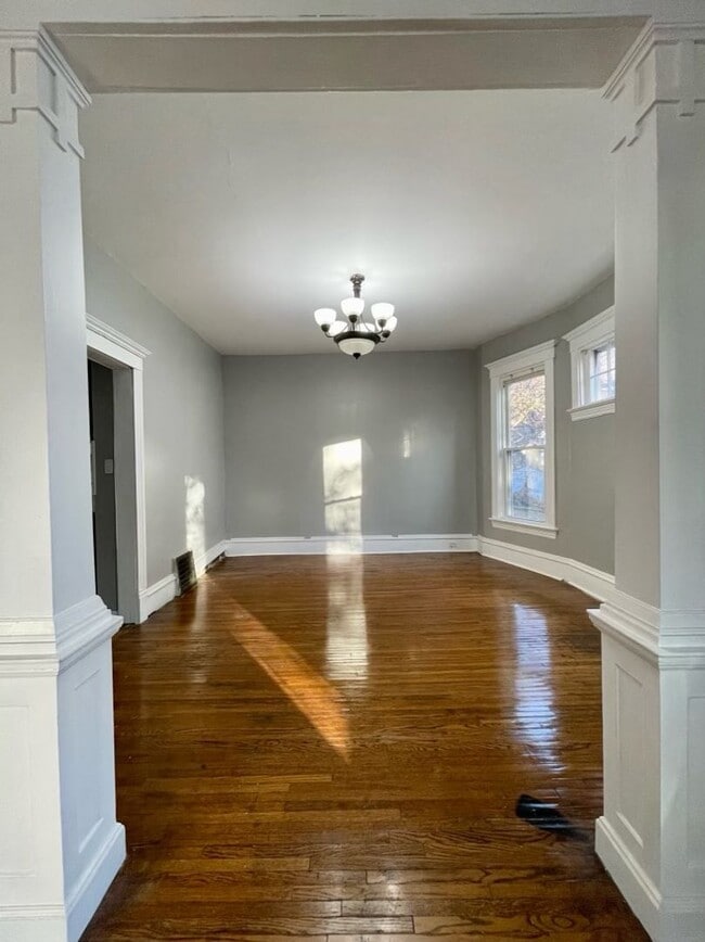 property at 3014 N Girard Ave