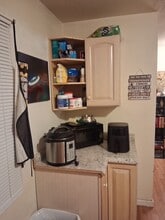 228 Stoney Mountain Rd, Unit A in Hendersonville, NC - Foto de edificio - Building Photo