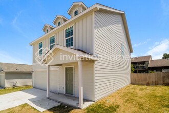 7210 Avila Vis in San Antonio, TX - Building Photo - Building Photo