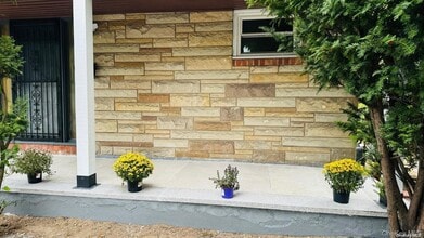 2041 New Hyde Park Rd in New Hyde Park, NY - Building Photo - Building Photo