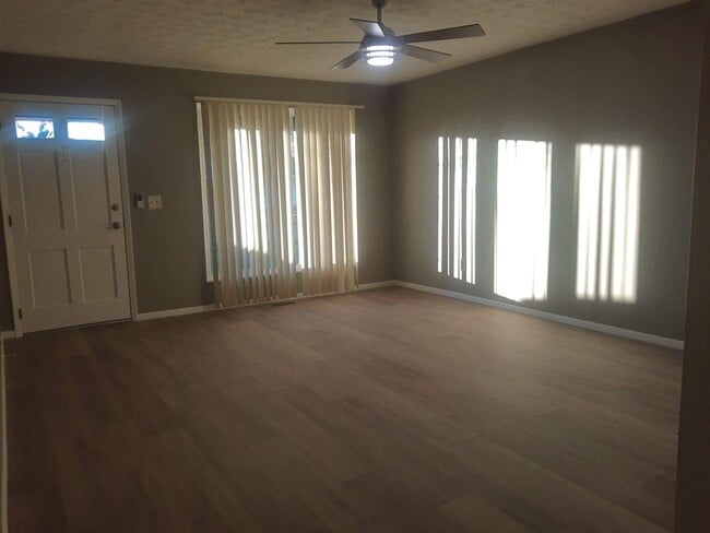 140 Redbud Dr in Springboro, OH - Building Photo - Building Photo