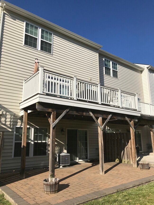 property at 6193 Royal Crest Ln