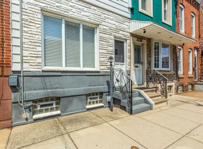 3228 E Thompson St in Philadelphia, PA - Building Photo - Building Photo