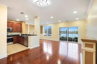 80 Lyon Ct in Jersey City, NJ - Building Photo - Building Photo