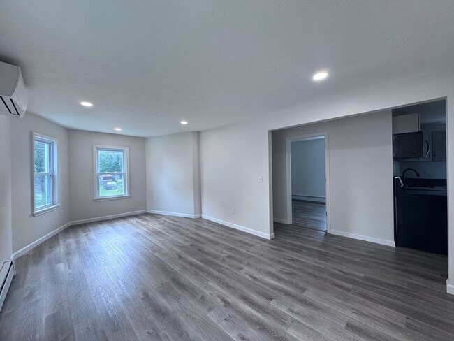 18 Emerald Ave in Webster, MA - Building Photo - Building Photo
