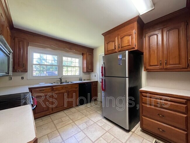 6 Colgate Cir in Hampton, VA - Building Photo - Building Photo