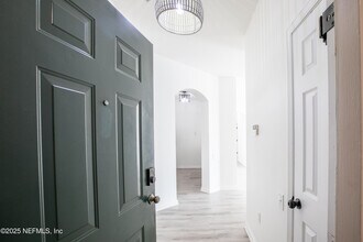 7990 Baymeadows Rd in Jacksonville, FL - Foto de edificio - Building Photo