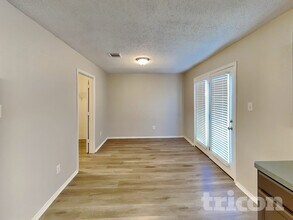 211 Meagan St in Waxahachie, TX - Building Photo - Building Photo