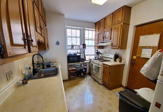 1775 Massachusetts Ave, Unit 6 in Cambridge, MA - Foto de edificio - Building Photo