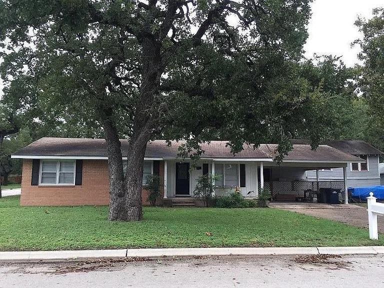 309 N Main St in Burnet, TX - Building Photo