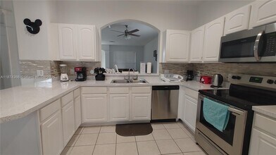 7751 Basnett Cir in Kissimmee, FL - Building Photo - Building Photo