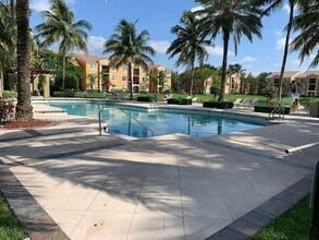 2401 W Preserve Way, Unit 201 in Miramar, FL - Foto de edificio - Building Photo