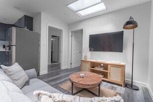 218 E 104th St in New York, NY - Building Photo