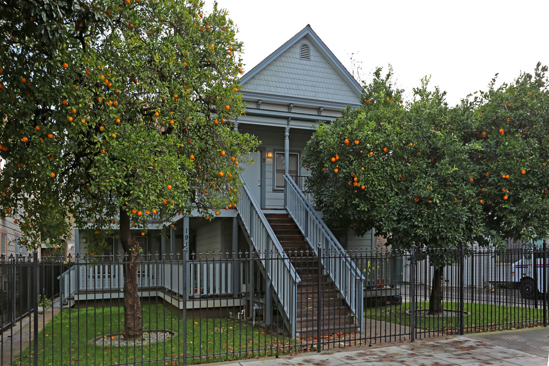 1917 10th St in Sacramento, CA - Foto de edificio