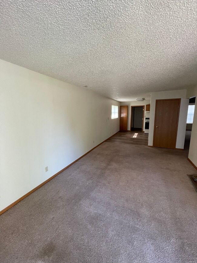 17901 E 18th Street Ct S in Independence, MO - Foto de edificio - Building Photo
