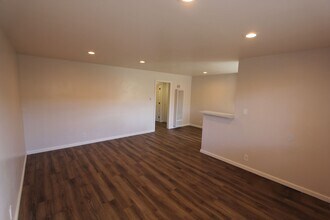 179 S Palm Ave in Upland, CA - Foto de edificio - Building Photo