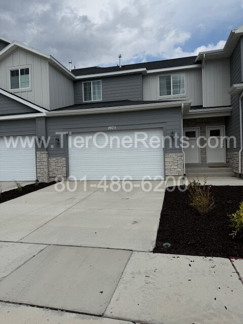 property at 2075 E Canyonlands Ln