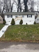 1206 Ashwood Rd in Charleston, WV - Building Photo