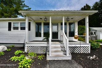 48 Jenkins Rd in Burnt Hills, NY - Building Photo - Building Photo