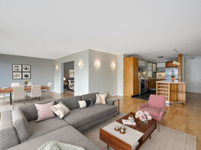 2020 N Lincoln Park W in Chicago, IL - Building Photo - Building Photo