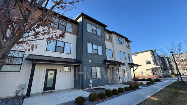 property at 386 Willow Leaf Rd