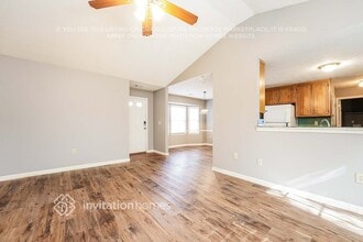 825 Rambling Rose Ct NW, Unit 207 in Conyers, GA - Foto de edificio - Building Photo