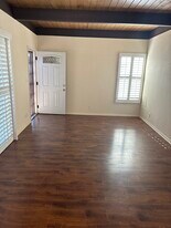 16413 S Dalton Ave, Unit C in Gardena, CA - Building Photo